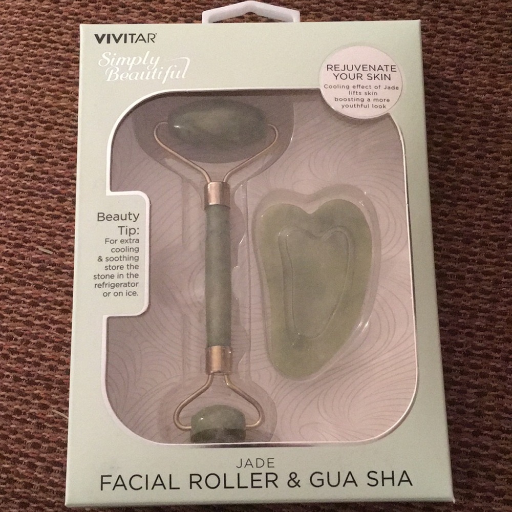NWT Vivitar Jade Facial Roller & Gua Sha